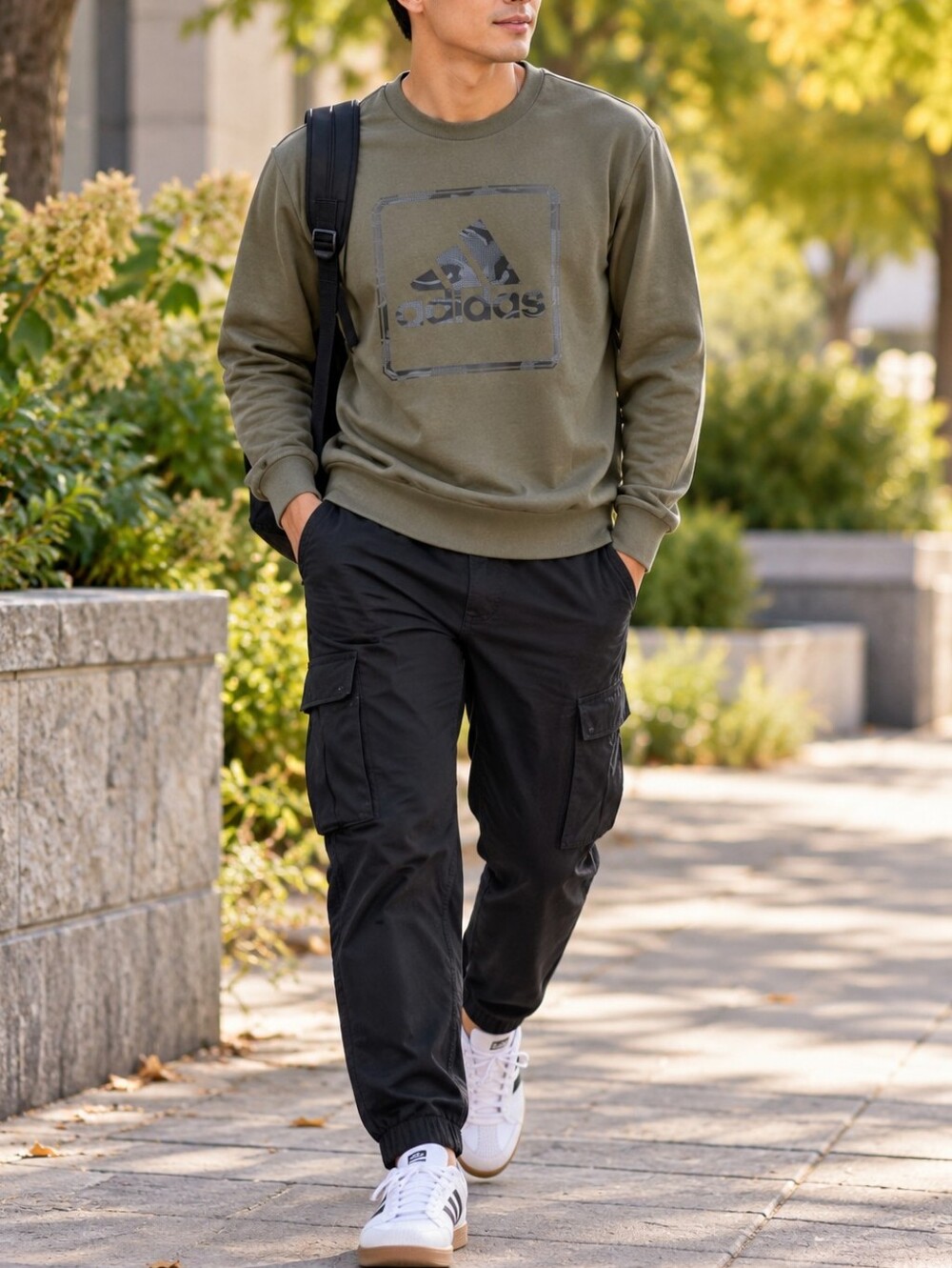 Adidas Men’s Olive Green Camo Logo Crewneck Sweatshirt Cotton Blend Casual
